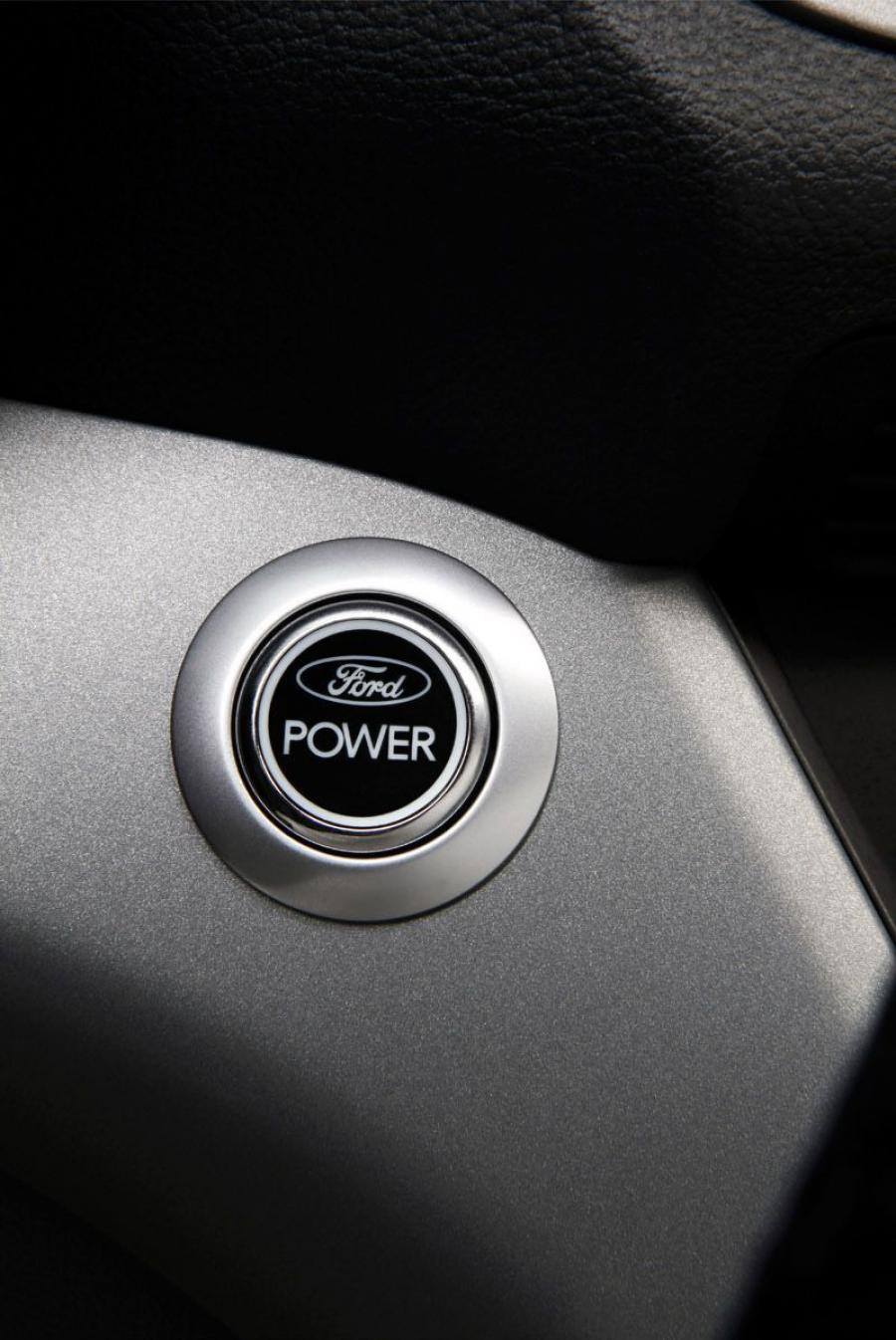  Ford C-Max 2012 года  (фото 12 из 43)